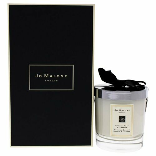 Jo Malone English Pear & Freesia Candle - 200g (2.5") in The Box